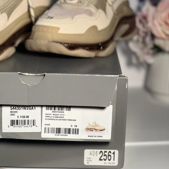 BALENCIAGA TRIPLE S SNEAKER size 39 - Picture 2 of 5